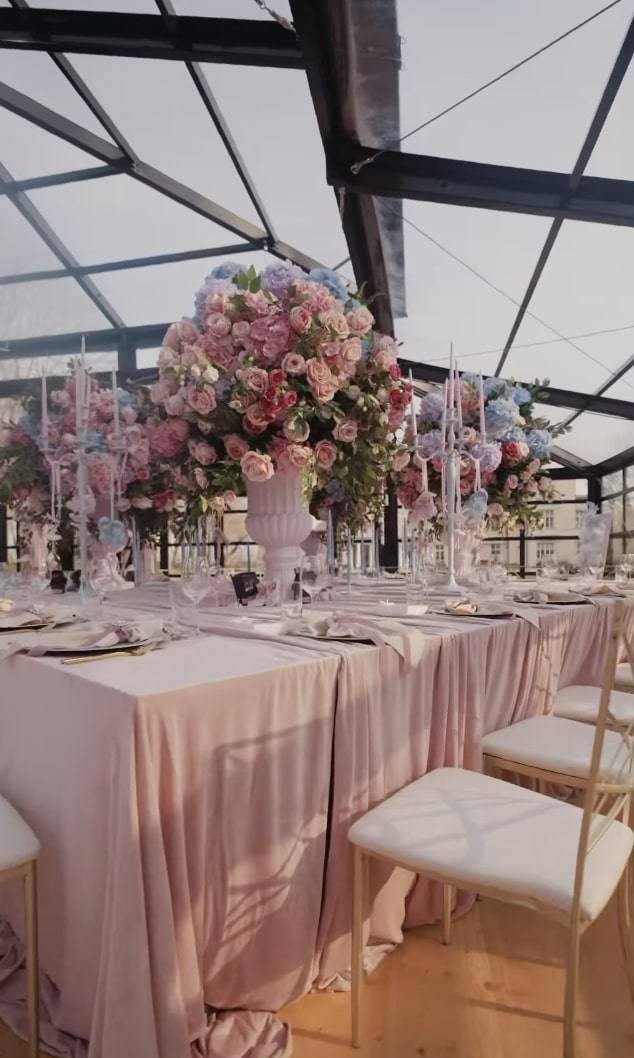 Huczne 1. urodziny córeczki Rzeźniczaków! Bajkowa impreza w pałacu niczym WESELE (FOTO)