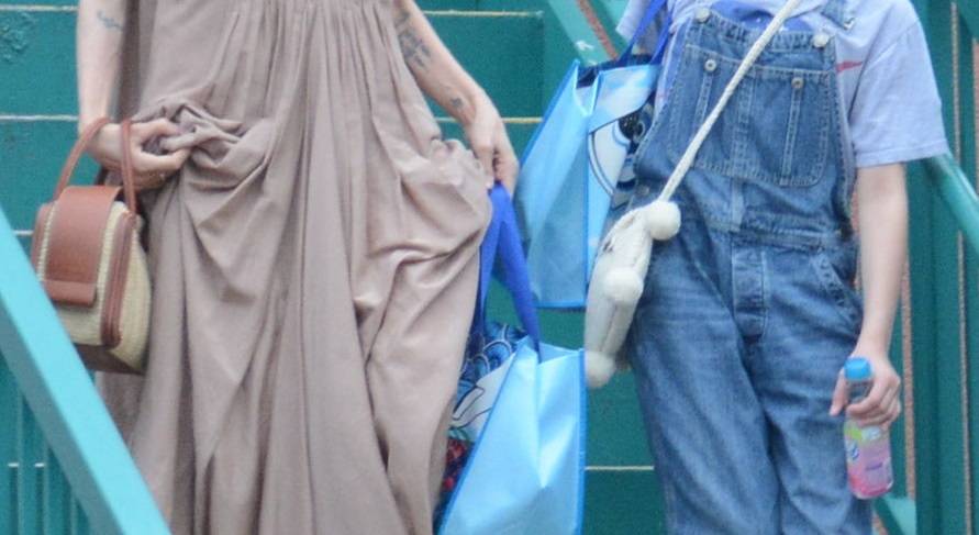 Angelina Jolie na zakupach z córką Vivienne (ZDJĘCIA)