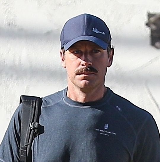 Santa Monica, CA - *EXCLUSIVE* - Disgraced actor Armie Hammer indulges in a golfing class at urban golf performance club Santa Monica. BACKGRID USA 4 OCTOBER 2022,Image: 728122387, License: Rights-managed, Restrictions: , Model Release: no, Pictured: Armie Hammer, Credit line: BACKGRID / Backgrid USA / Forum