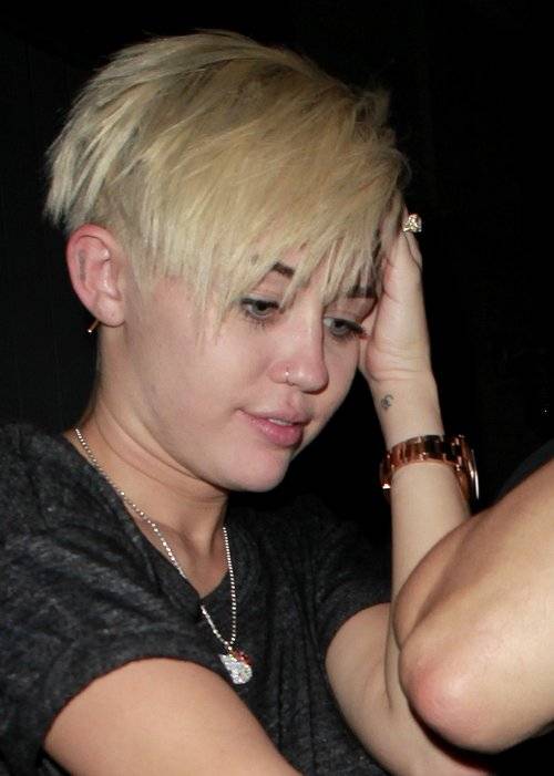 Miley Cyrus na koncercie ojca