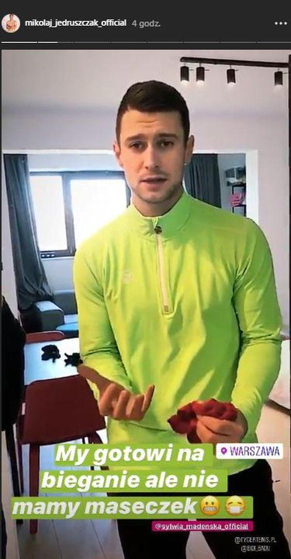 Mikołaj Jędruszczak pokazuje, jak zrobć maseczkę z bokserek