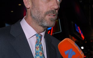Debiut Hugh Laurie na Kozaczku (FOTO)