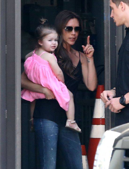 Victoria Beckham z rodziną na zakupach
