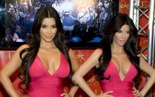 Kim Kardashian chwali się swoją woskową figurą (FOTO)