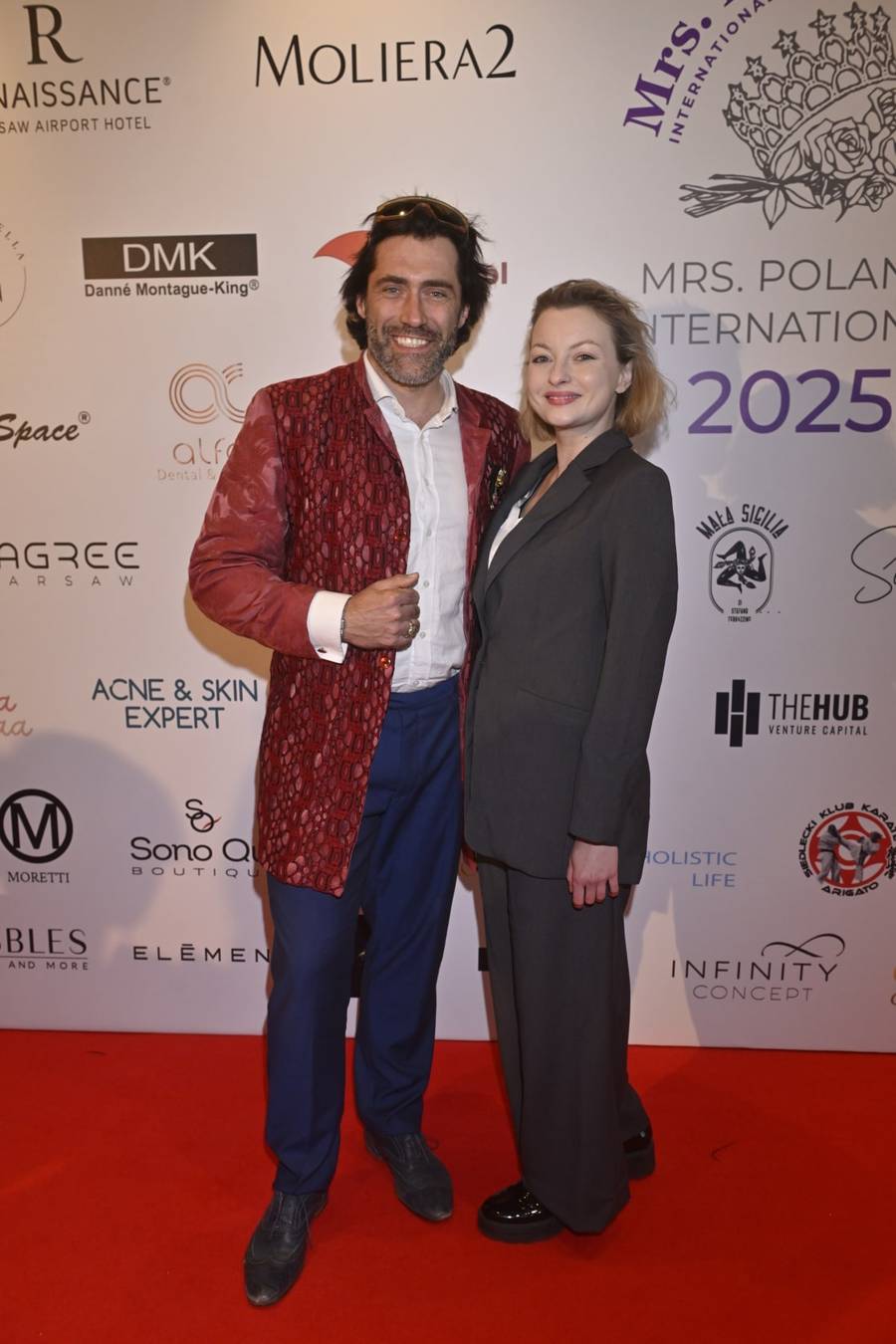 Plejada gwiazd na gali Mrs. Poland International! W czerwieni Ostrowska-Królikowska, Emilia Komarnicka, Helena Deeds (FOTO)