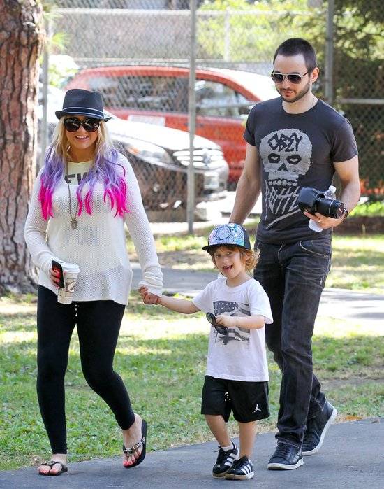 Christina Aguilera z synem i chłopakiem w parku