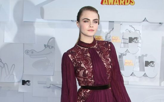 50 twarzy Cary Delevingne