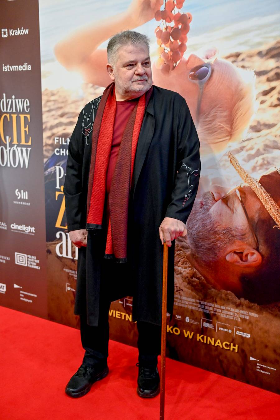 Premiera “Prawdziwe życie aniołów”. Julia Wieniawa z przyjacielem Musiałowskim, dawno niewidziany Krzysztof Globisz