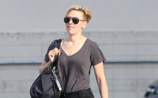 Scarlett Johansson przed, w i po ciąży