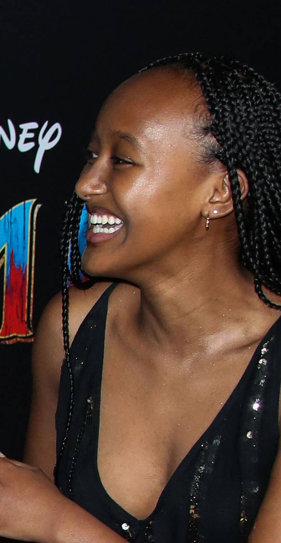 Roześmiana Angelina Jolie z dziećmi na premierze filmu