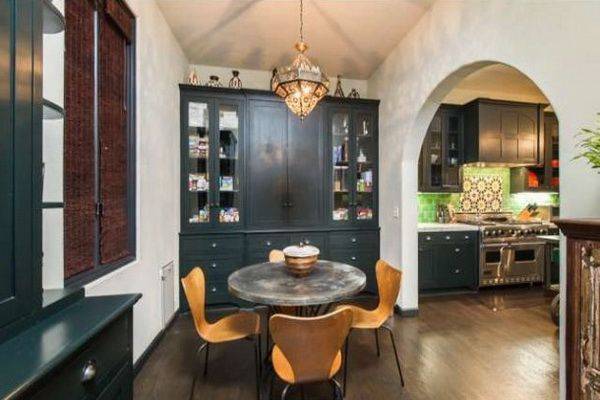 Stary dom  Megan Fox