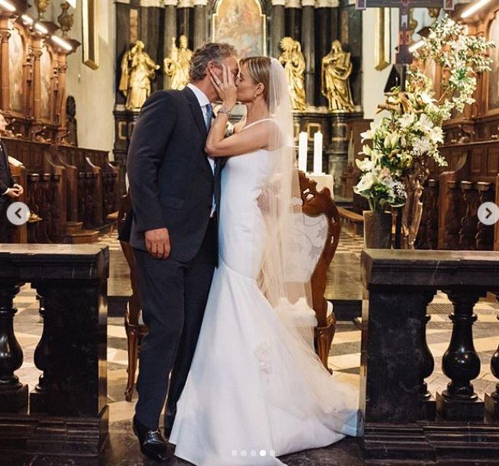 Joanna Krupa świętuje z męże drugą rocznicę ślubu. 