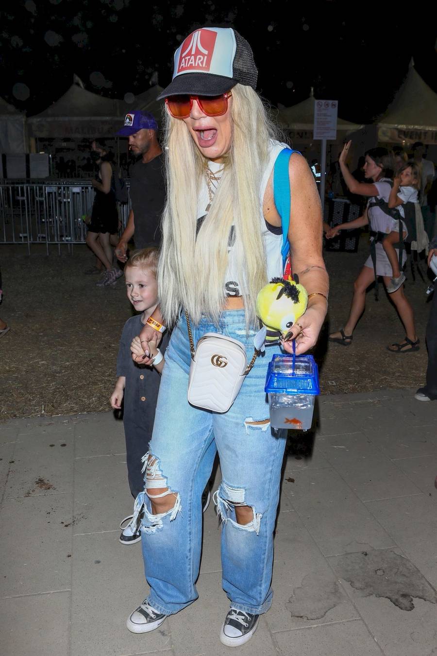 Co się stało z TWARZĄ Tori Spelling? Aktorkę ciężko poznać (ZDJĘCIA)