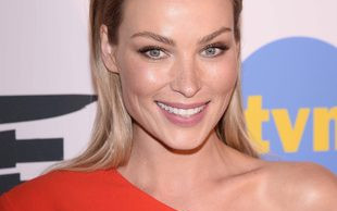 Dawno nie było jej na salonach, teraz wraca w świetnym stylu (FOTO)