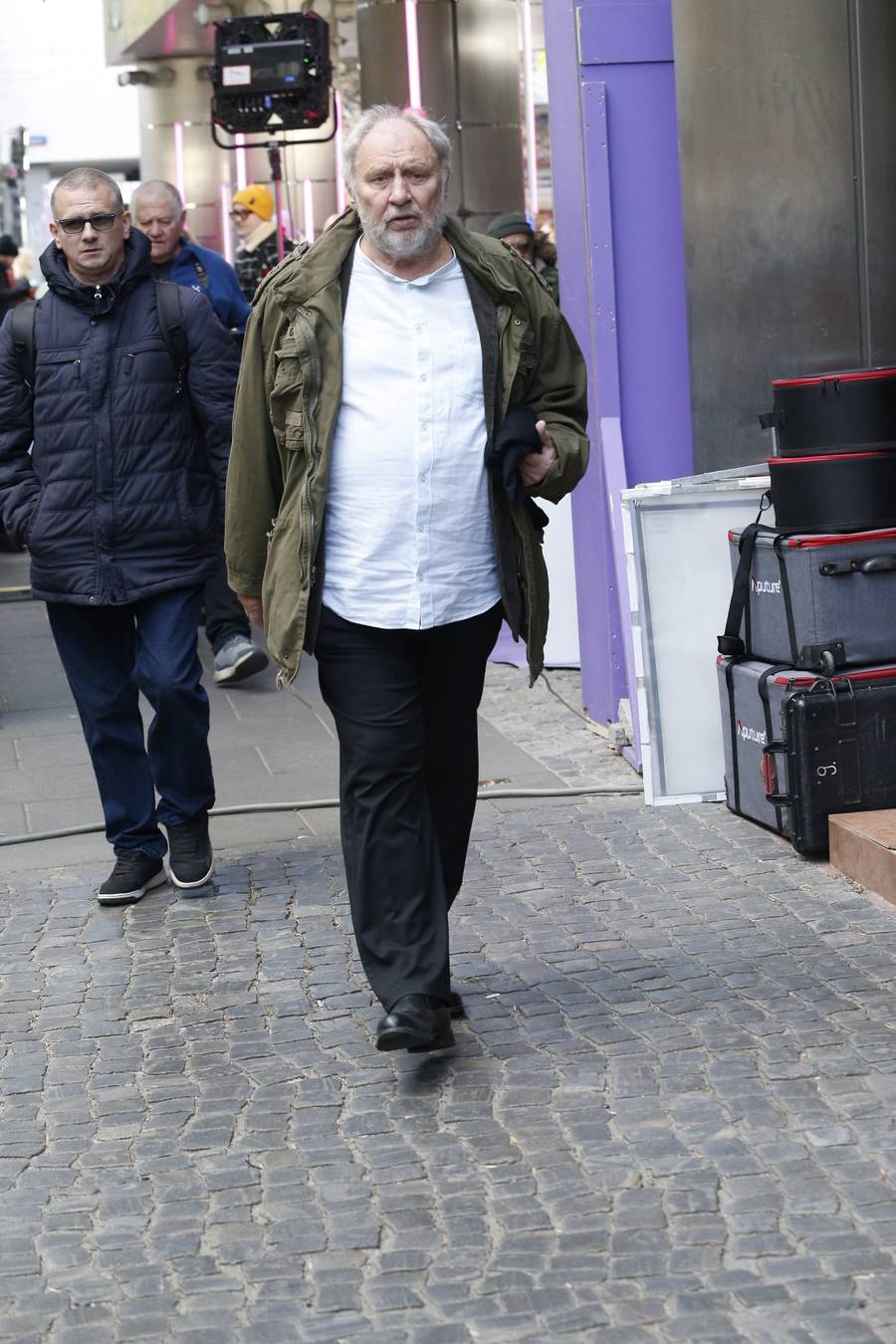 Plejada gwiazd mknie do studia “DDTVN”! Anja Rubik, Andrzej Grabowski z córką, Irena Santor, Piotr Cyrwus z żoną