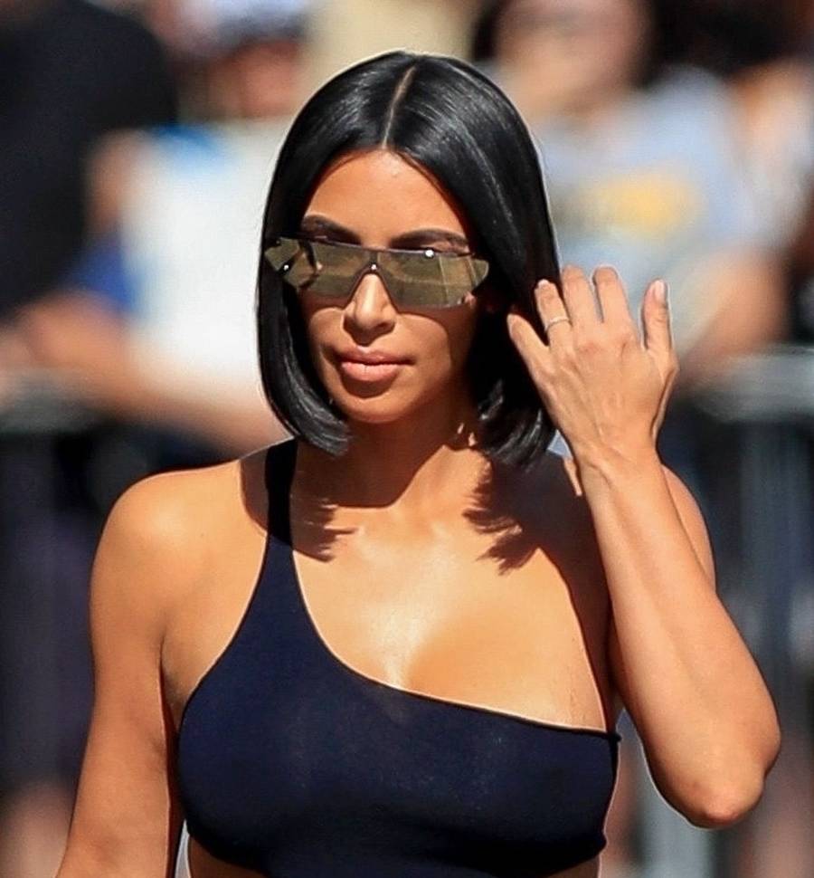 Cameltoe i sterczące żebra Kim Kardashian