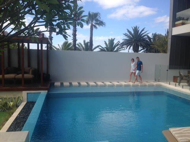 Agnieszka Radwańska i Grzegorz Panfil – relaks na basenie