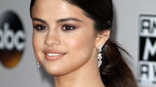 Selena Gomez PIERWSZY RAZ na czerwonym dywanie od czasu odwyku! (FOTO)