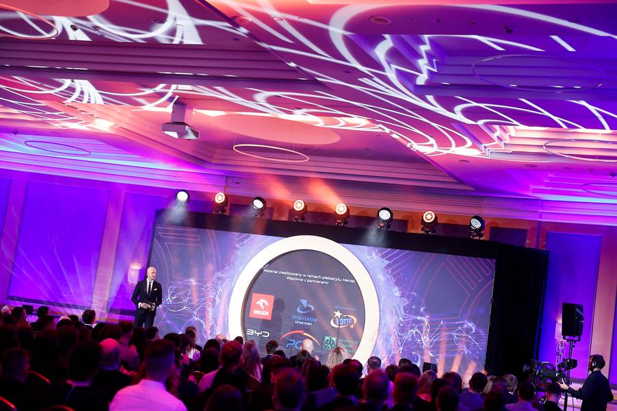 Otylia Jędrzejczak wróciła na salony w nowym wydaniu. Trudno było ją rozpoznać