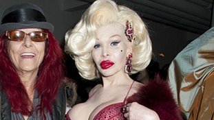 Na pokaz mody przyszła praktycznie naga! (FOTO)