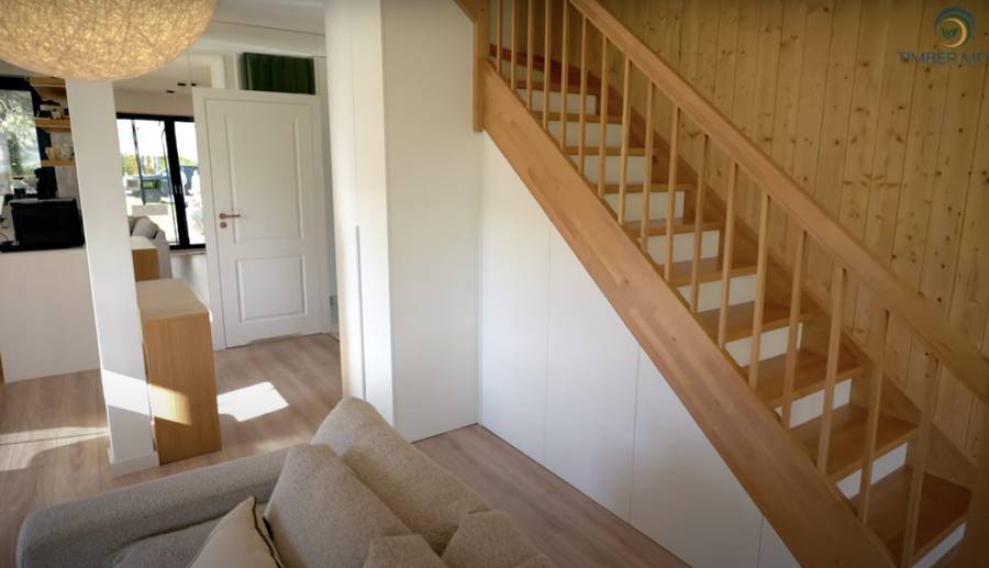 Jak mieszka Mikołaj Roznerski? Zafundował sobie luksusowy dom w lesie