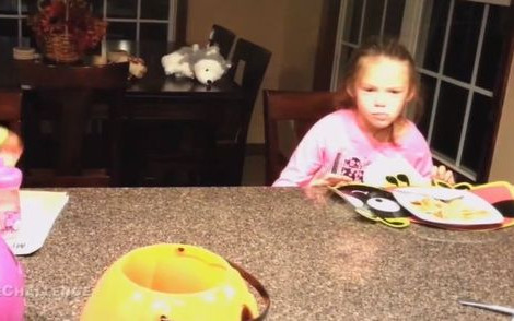 Zjadłem twoje słodycze z Halloween! [VIDEO]