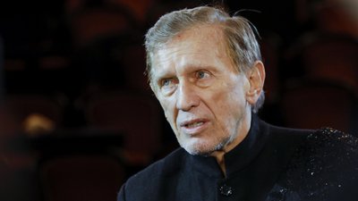 Jan Englert ostro o aktorach amatorach i AI w branży filmowej: “Żyjemy w czasach, gdzie ilość wygrywa z jakością”