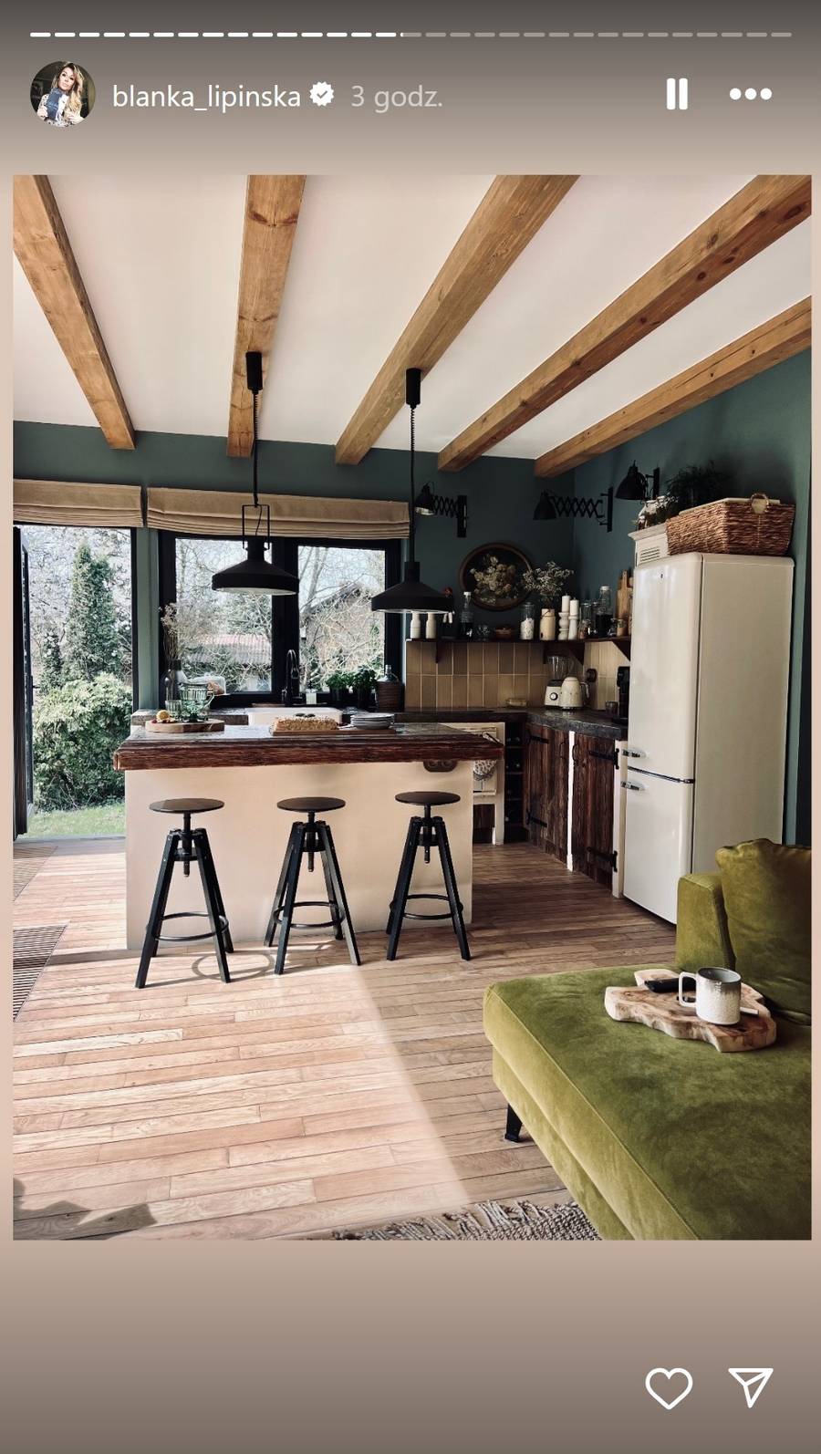 Blanka Lipińska pokazała swój nowy dom w środku lasu! “Łazienka to ukłon dla hejterów”