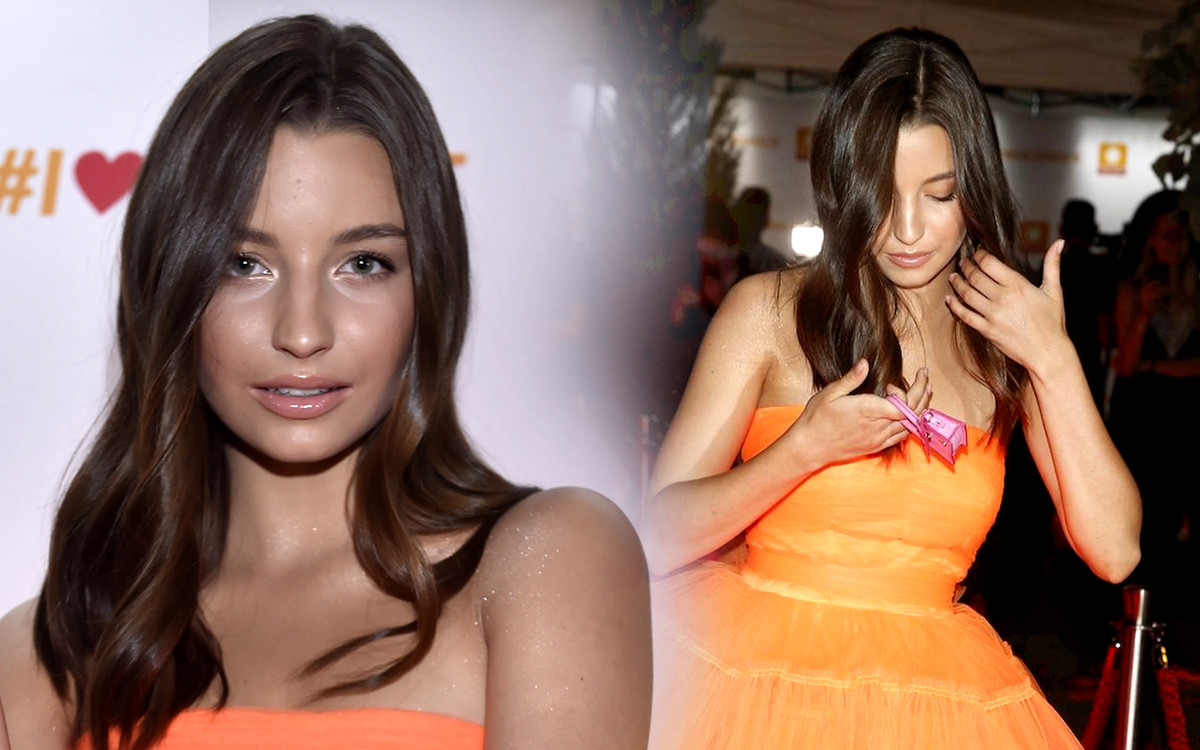 Julia Wieniawa jak mandarynka z mini torebką w dłoni (ZDJĘCIA)