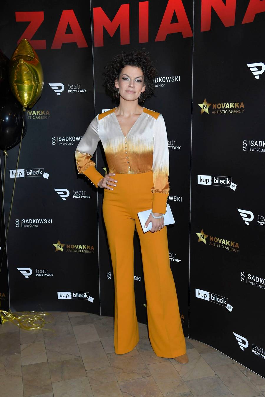 To NIE JEST Doda :) Która gwiazda błysnęła ciałem na premierze? (ZDJĘCIA)