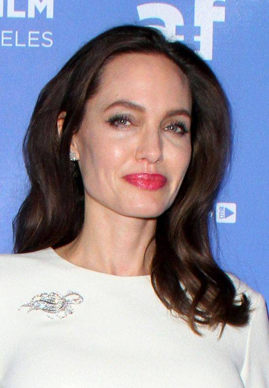 Niespodziewana decyzja Angeliny o czwartym ślubie była szokiem dla jej dzieci