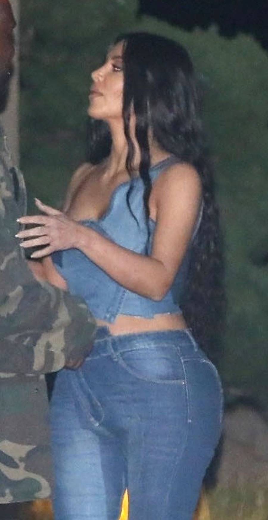 Kiedy pupa Kim Kardashian nie mieści się w dżinsach…