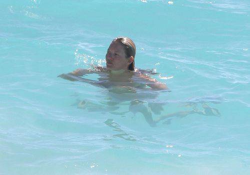 Kate Moss korzysta ze słońca na Karaibach