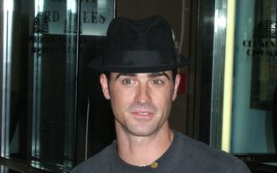 Chłopak Jennifer Aniston łysieje