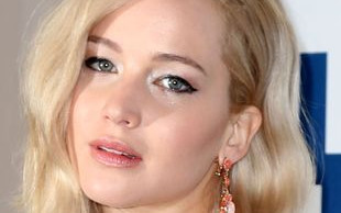 Oto dekolt najseksowniejszej kobiety na świecie (FOTO)