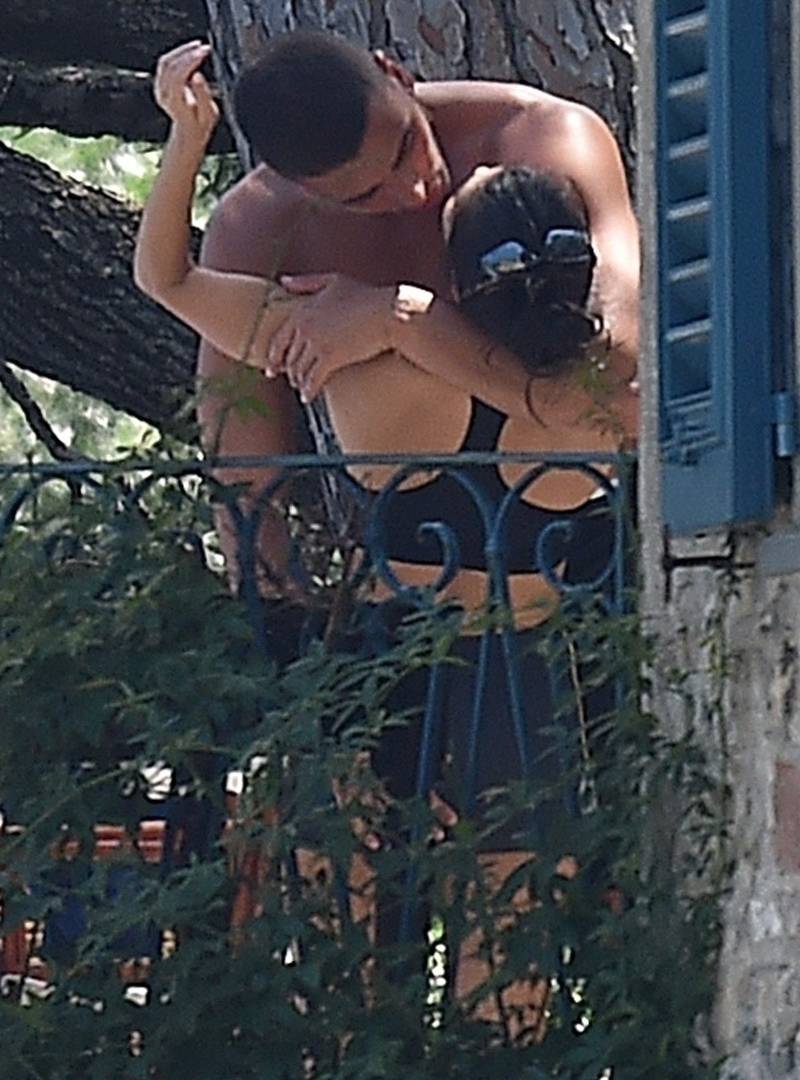 Younes nie mógł PRZESTAĆ całować Kourtney! Co za romantyk!