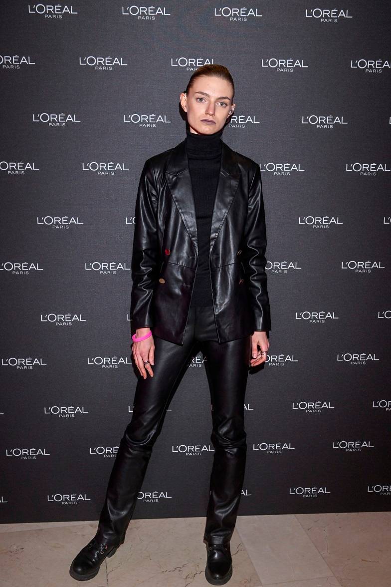 Impreza L’Oreal. Magda Stępień we frędzlach, Wiktoria Gąsiewska kusi dekoltem, Oliwia Bieniuk odsłania biustonosz