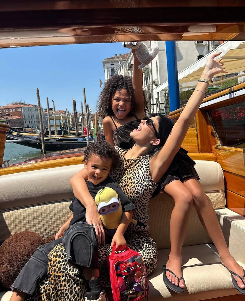 Kylie Jenner na rodzinnych wakacjach we Włoszech! Pokazała prywatne ujęcia dzieci (FOTO)
