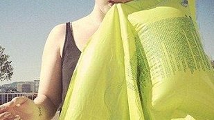 Kelly Osbourne chwali się płaskim brzuchem (FOTO)