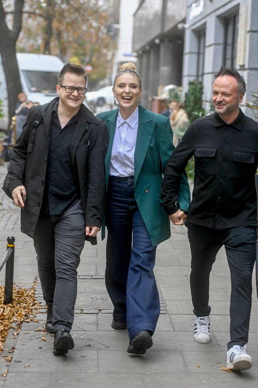 Gwiazdy pod studiem DDTVN. Małgorzata Rozenek i Joanna Przetakiewicz ze swoimi psiakami