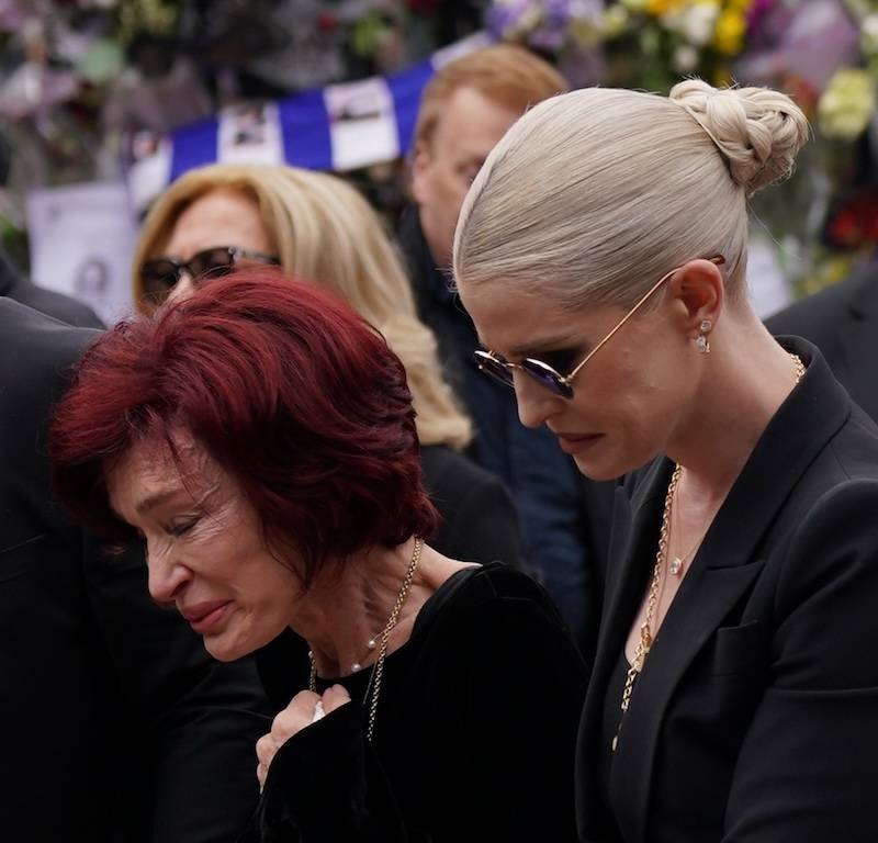 Pogrzeb Ozzy’ego Osbourne’a. Sharon i dzieci w ROZPACZY (FOTO)