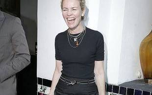 Żona Lindy robi swoją karierę (FOTO)