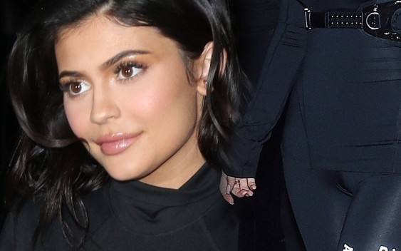 Seksowna czy TANDETNA? Kylie Jenner w OBCISŁYM stroju (ZDJĘCIA)