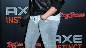 Kim Kardashian w dziurawych jeansach (FOTO)