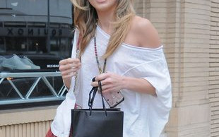 Przed trzydziestką zrobiła się niesamowicie seksowna (FOTO)