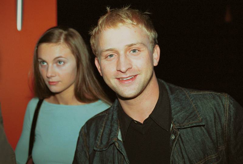 Borys Szyc mówił “tatuś” do kolegów z branży. Jego relacja z ojcem była trudna i pokrętna