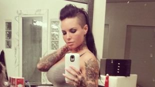 Bestialsko pobita Christy Mack już wróciła na salony (FOTO)