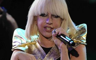 Lady Gaga lubi… dziewczęcych facetów