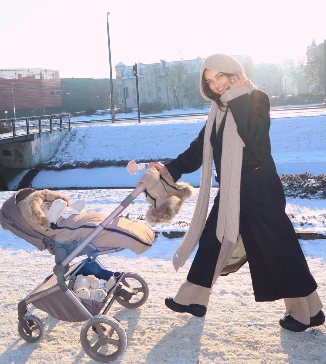 Klaudia El Dursi z córką Carmen, fot. Instagram