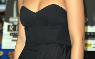 Rihanna gwiazdorzy na całego (FOTO)